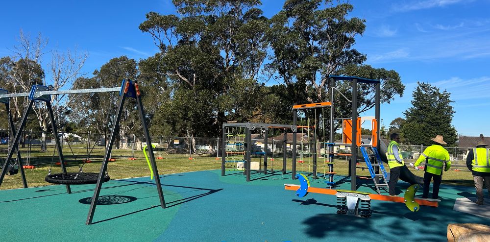 Chounding Crescent Playground