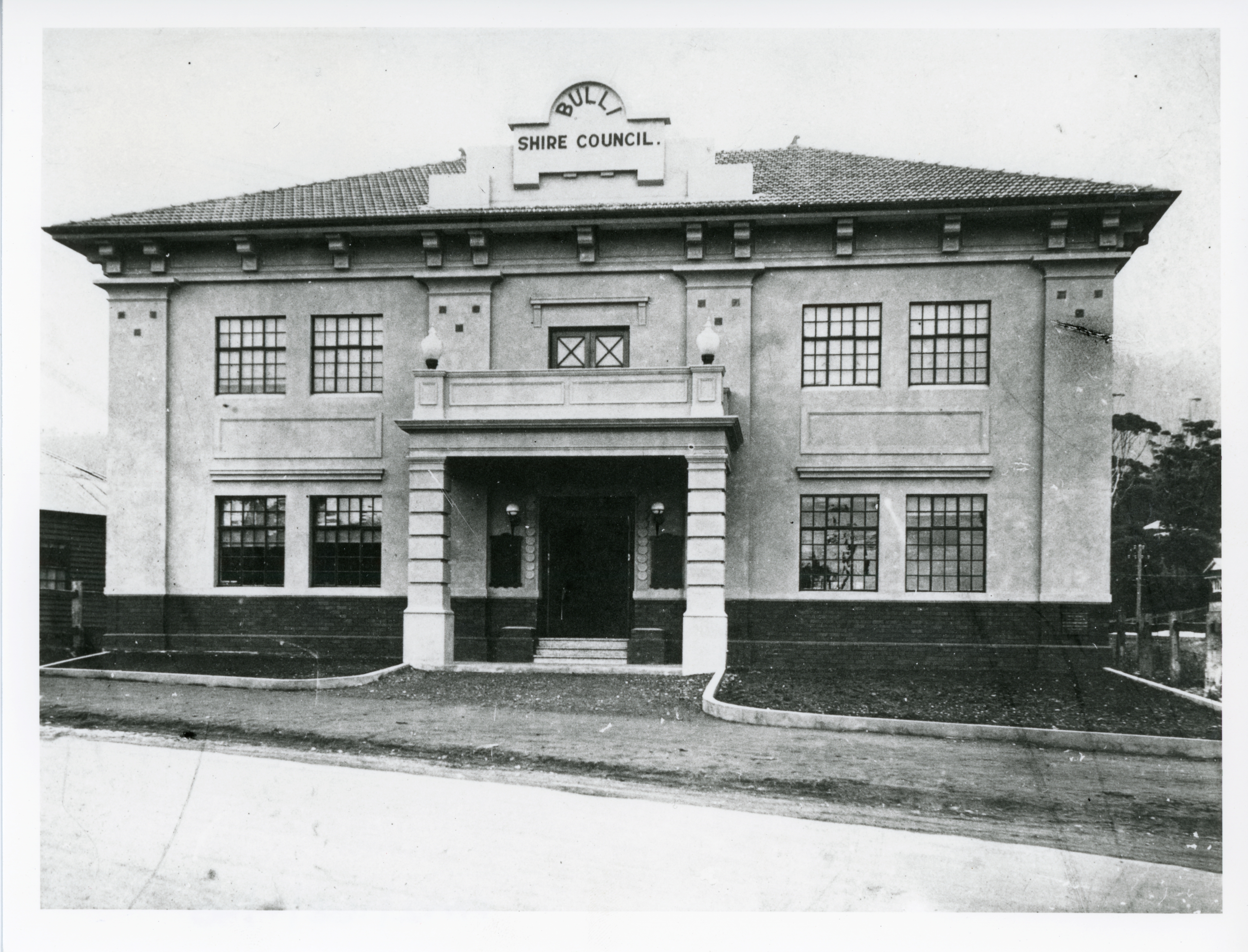 Bulli Council Chambers in 1930 from the Wollongong City Libraries Illawarra Images collection